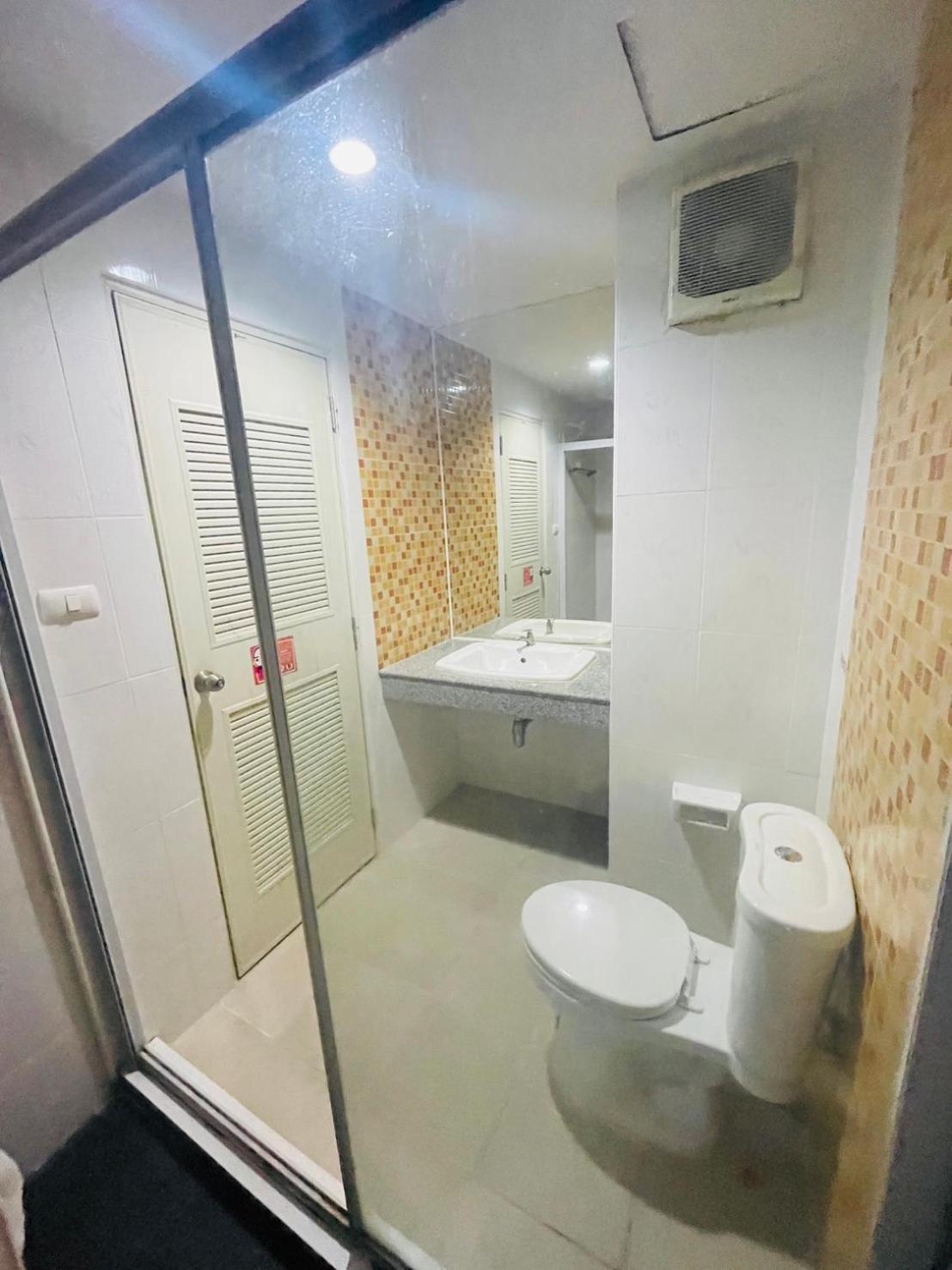 Carpediem Hotel Rayong Esterno foto